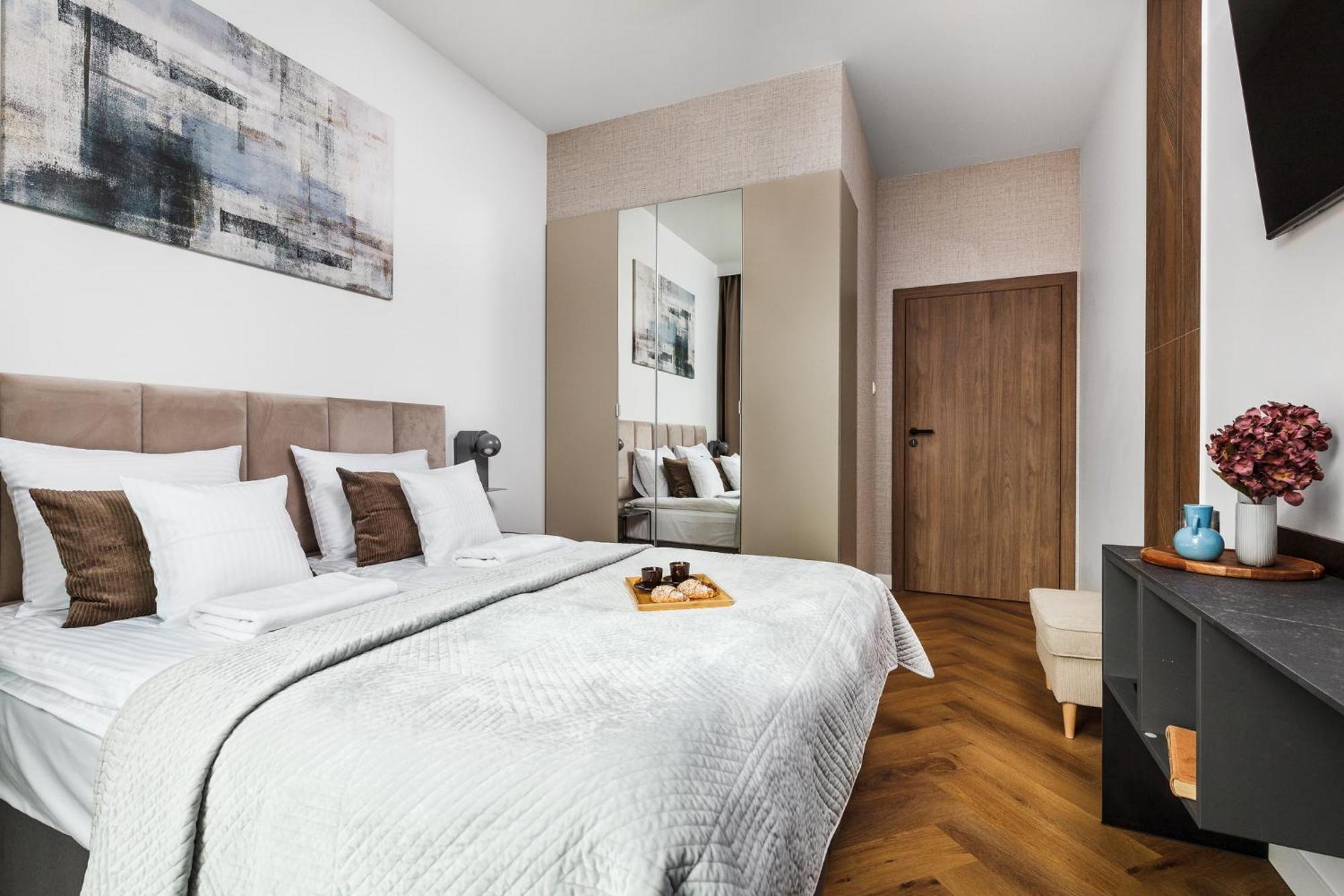 City Center - Walowa I Popieluszki By Apartmore Gdańsk Kültér fotó
